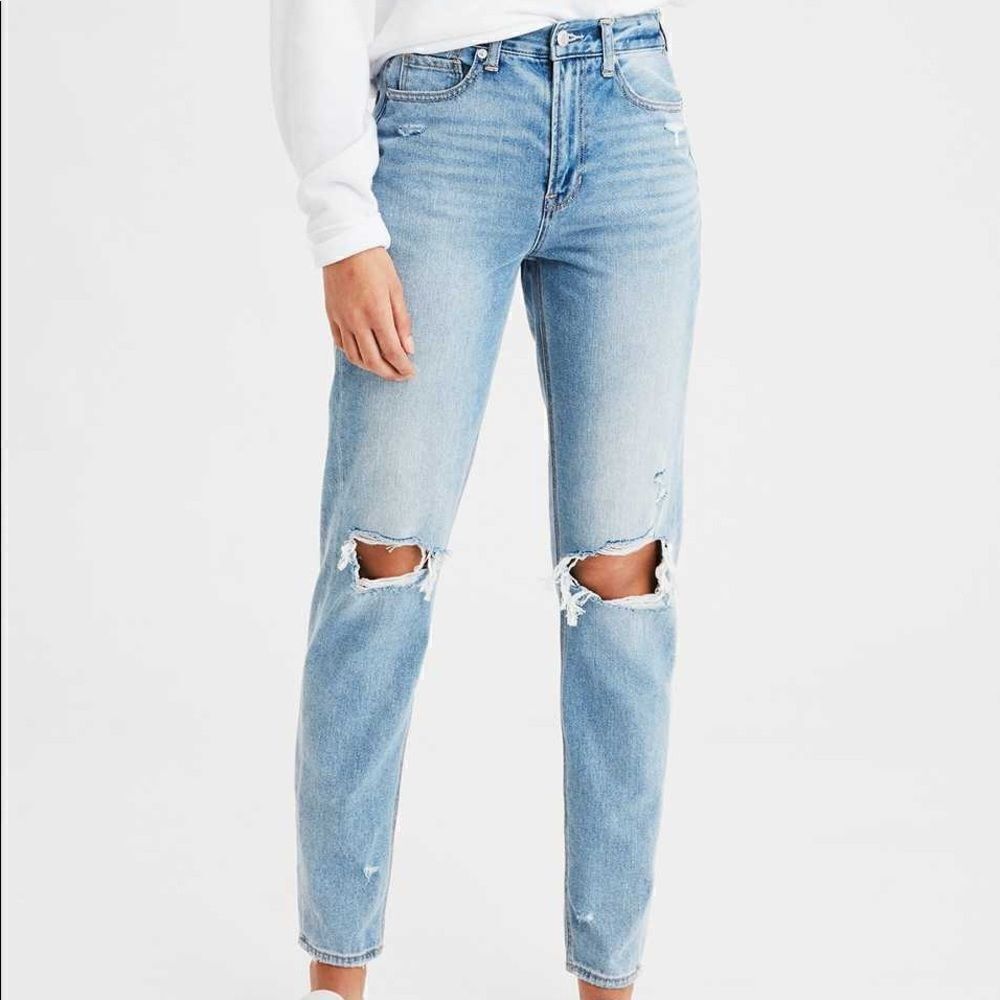 EUC WOMENS 6 AMERICAN EAGLE LIGHT WASH MOM JEANS DISTRESSED